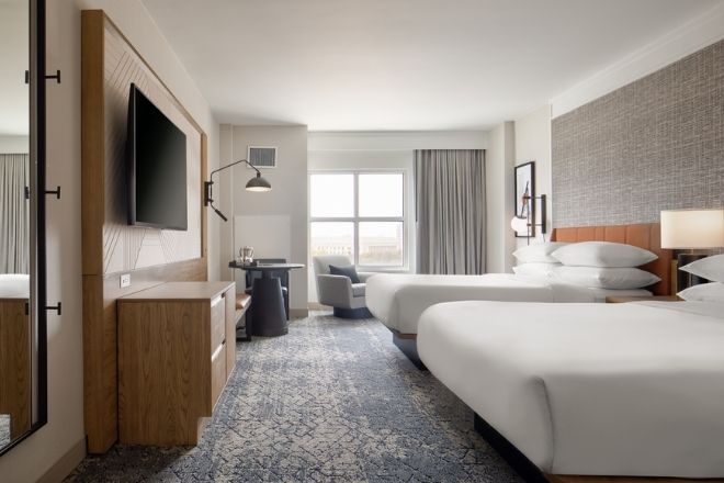 Queen Hotel Room